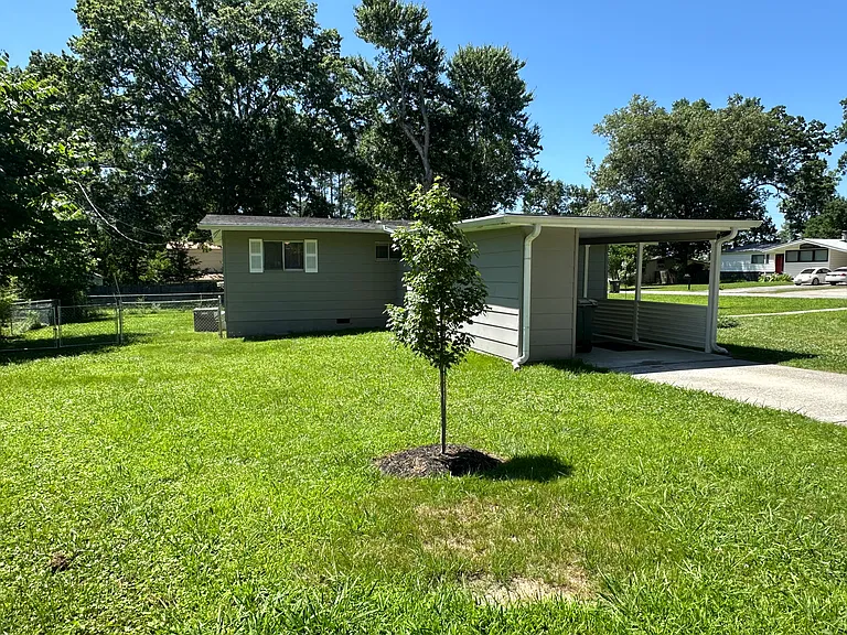 8106 Royal Dr — Photo 3