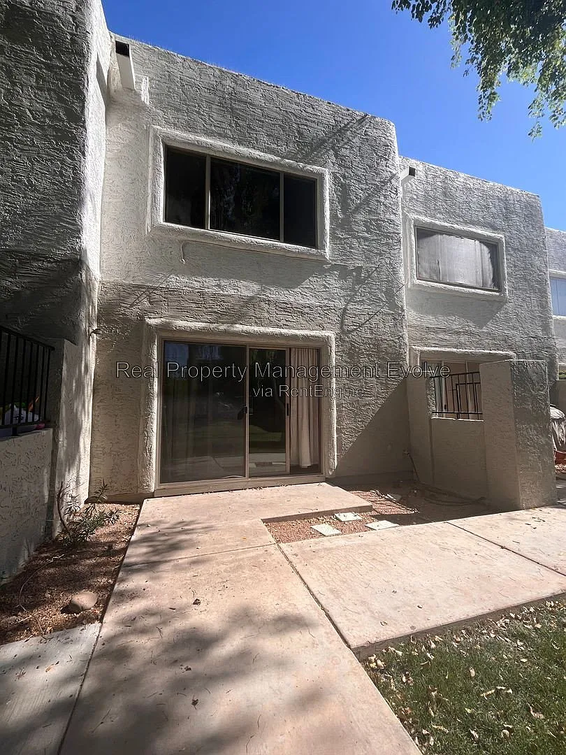 2 bed, 1.5 bath, 1120 sqft, $1,495 — Photo 1