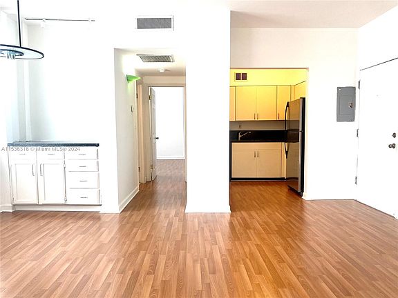 4th image of 1200 Euclid Ave APT 202