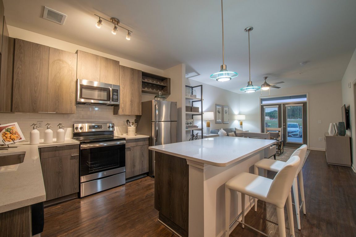 Eat-In Kitchen with Breakfast Bar