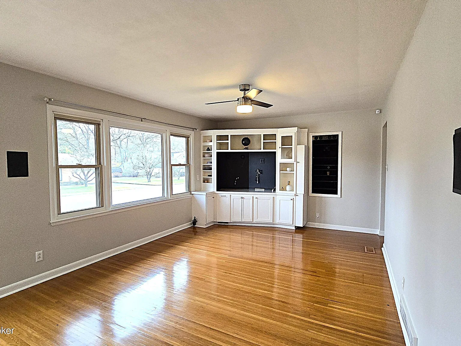 3 bed, 1.0 bath, 2016 sqft, $2,300 — Photo 4