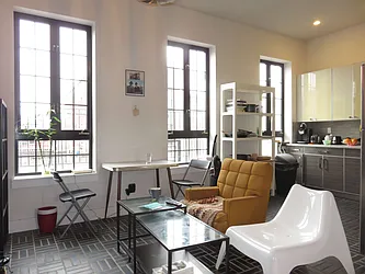 Rented by Rennit Inc.