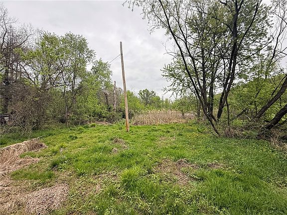 2nd image of 130 Henry Rd