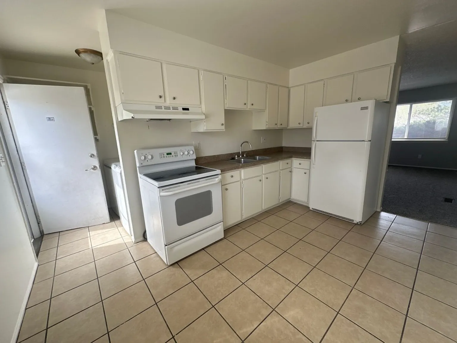 311 S Murray Blvd — Photo 2
