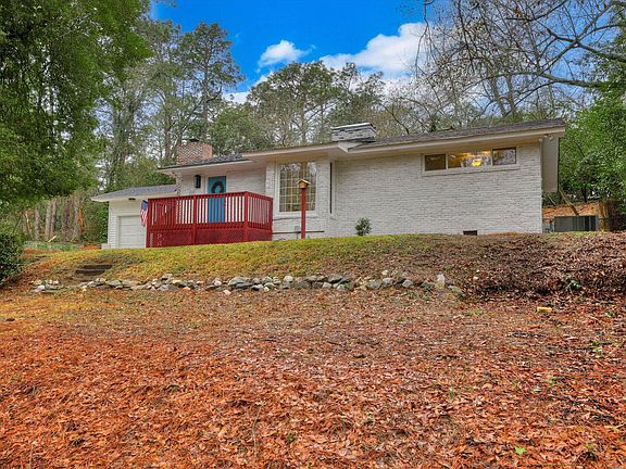 2nd image of 909 Valley Rd