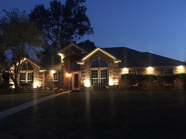 1st image of 2102 White Oak Ln