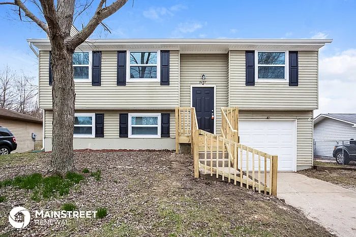 5437 Yucatan Dr photo 1