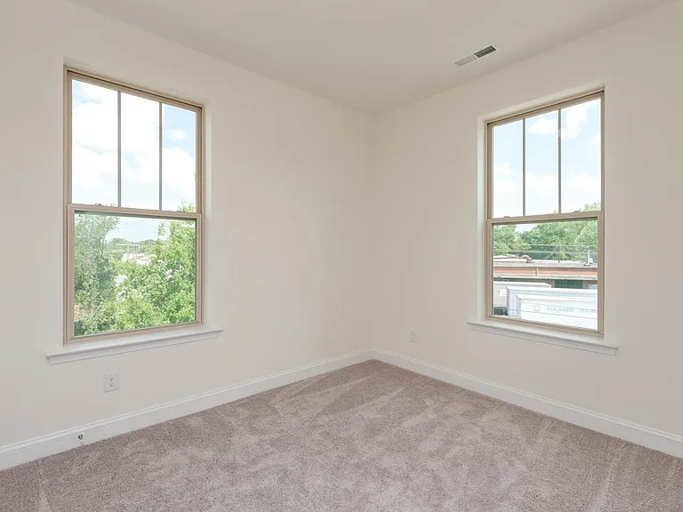 2923 W Trade St — Photo 14