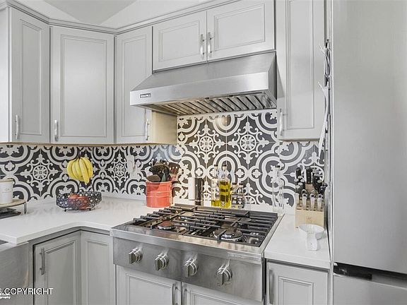 2nd image of 1818 Colony Pl #51