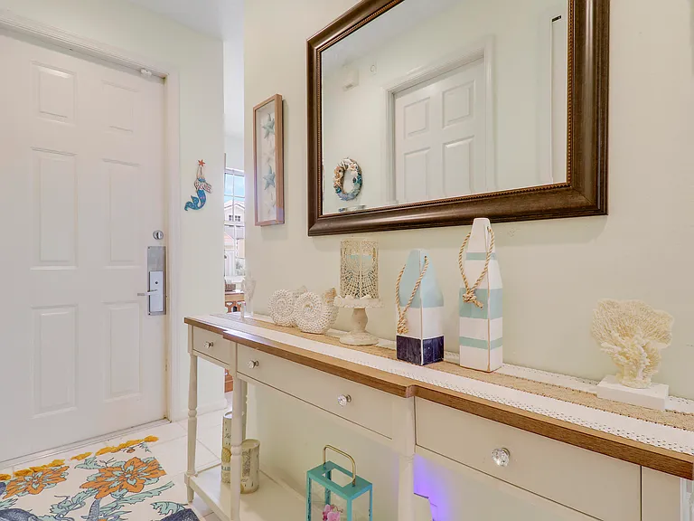 9222 Wentworth Ln — Photo 4