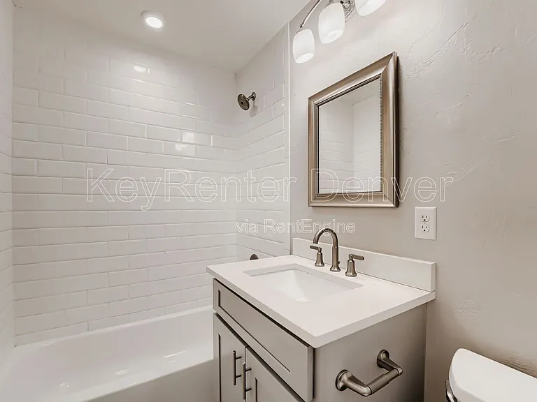 758 S Leyden St — Photo 23