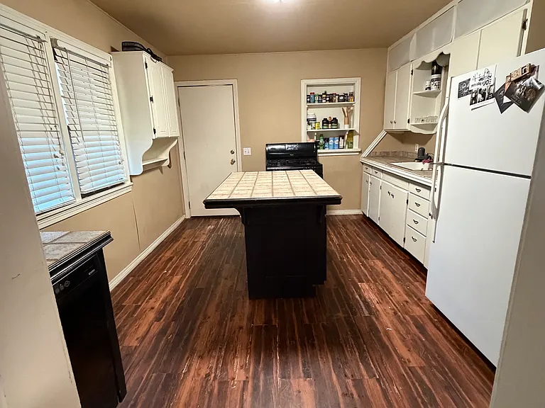 118 W Arapaho Ave — Photo 5