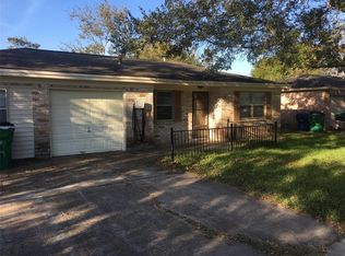 406 Debbie Ln, Alvin, TX 77511