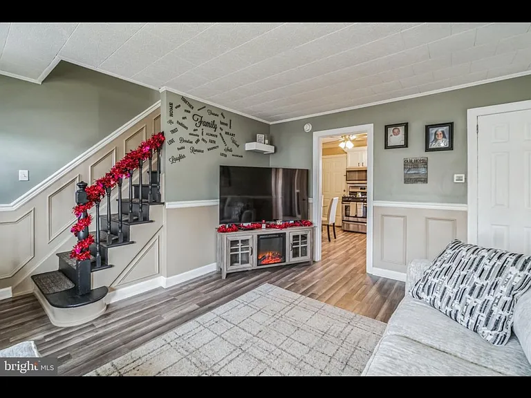 1133 Jefferson Ave — Photo 5