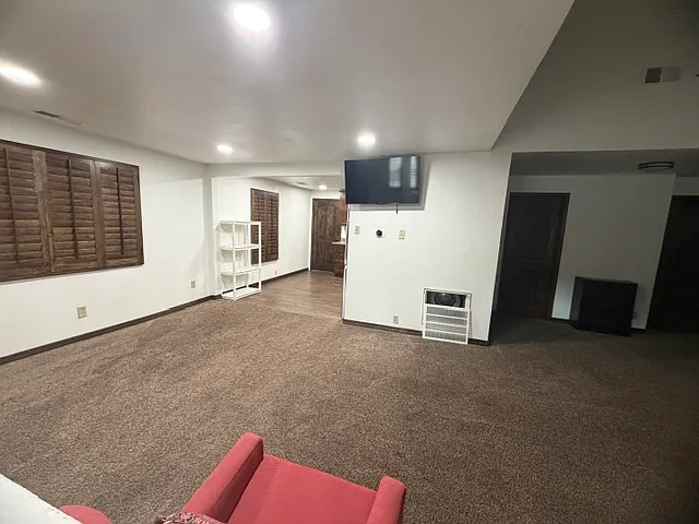 122 Nob Hill Dr #1 — Photo 5