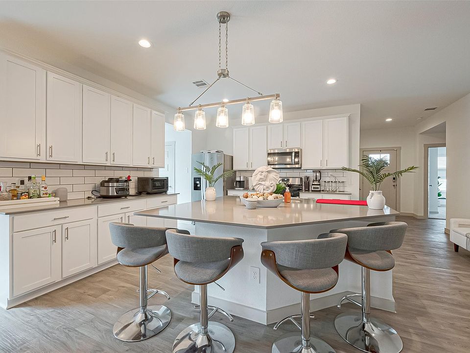 1st image of 17 Desert Spring Ln