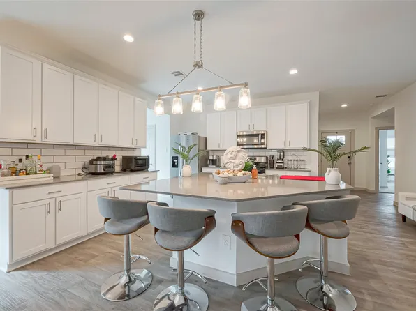 17 Desert Spring Ln, Manvel, TX 77578