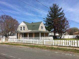 170F Colombo Ave, Copiague, NY 11726