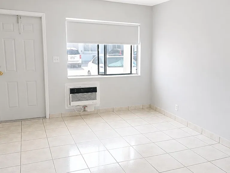 1814 E Oakland Park Blvd #41 — Photo 6