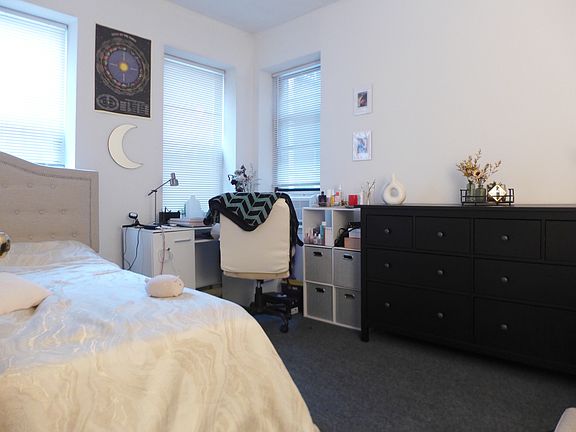 3rd image of 34 Cunard St #1