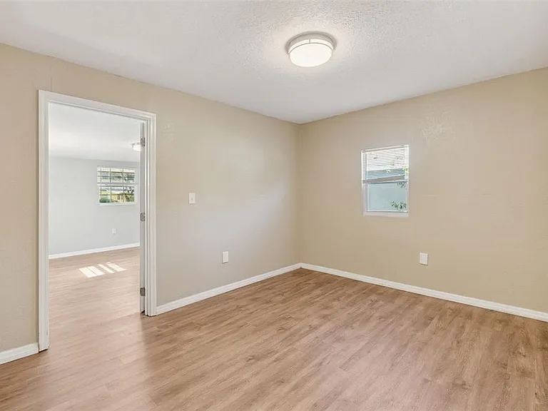 5000 Huppel Ave — Photo 15