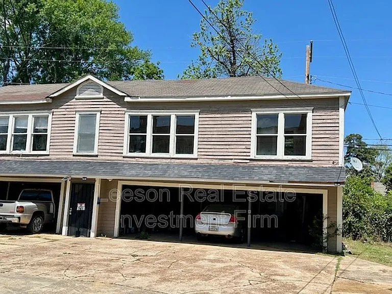 320 E College St #A — Photo 10