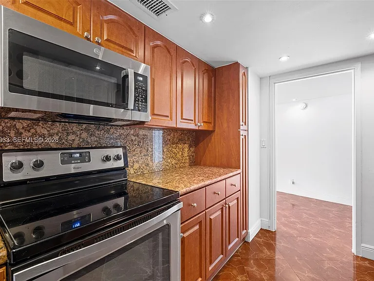 900 Bay Dr #419 — Photo 11