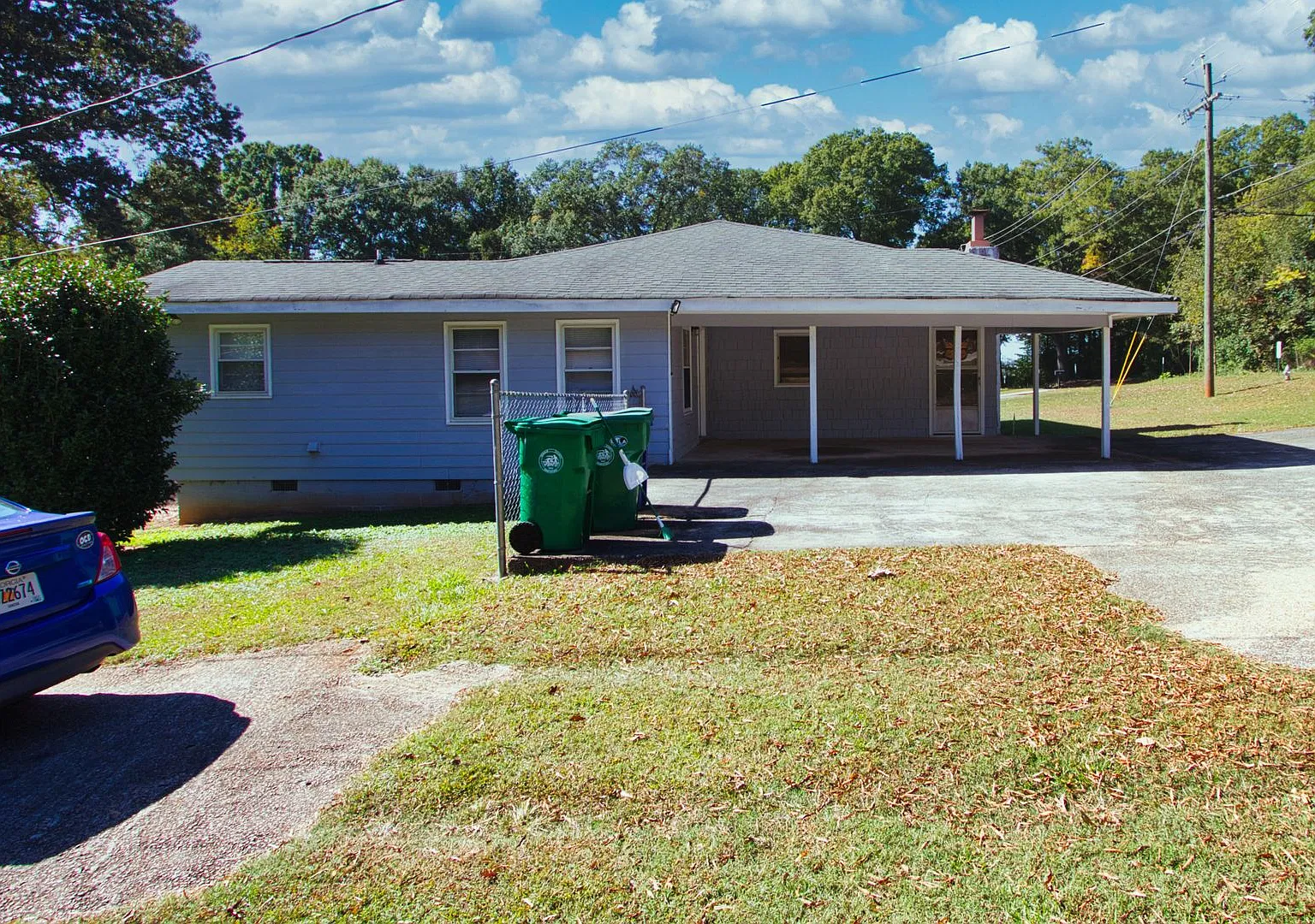 Available Now! 2-Bedroom 2-Bathroom Bungalow — Photo 4
