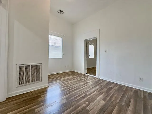 433 Homer St — Photo 7