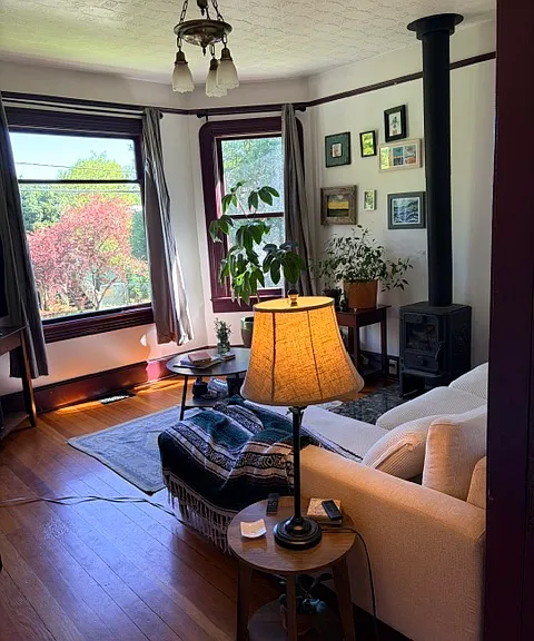 236 NE Thompson St — Photo 3