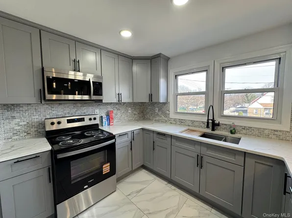 14334 222nd St, Springfield Gardens, NY