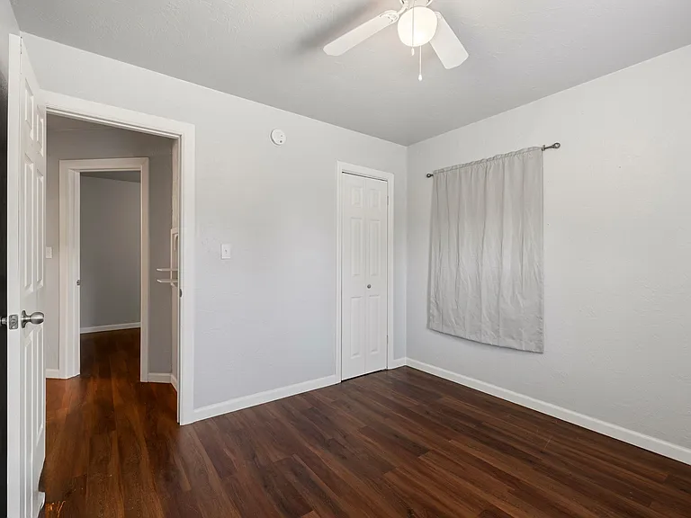 4012 S Hudson Ave — Photo 2
