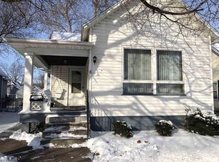 726 N 3rd St, Clinton, IA 52732