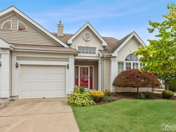 44 Harwood Rd, Monroe Township, NJ 08831