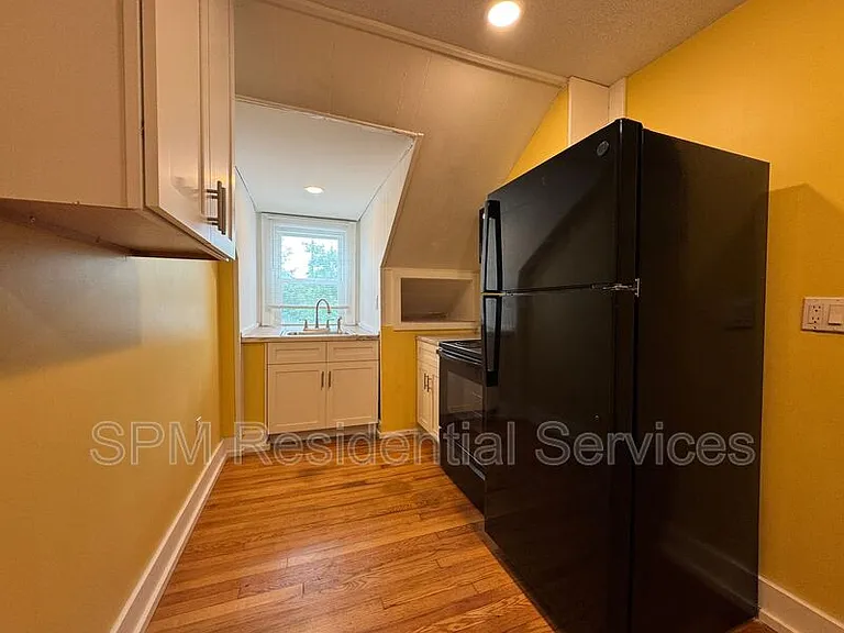 304 N 11th St #A — Photo 5