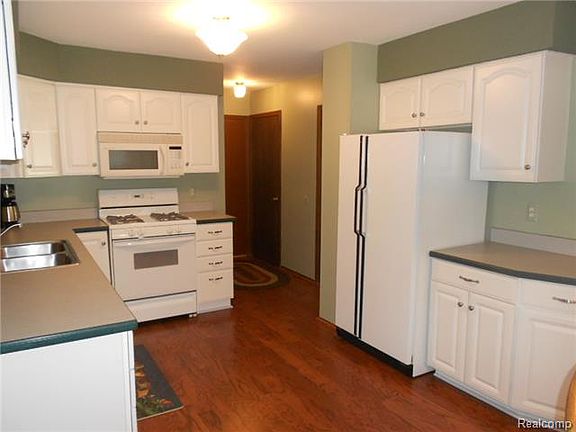 5th image of 40329 Mount Vernon Dr