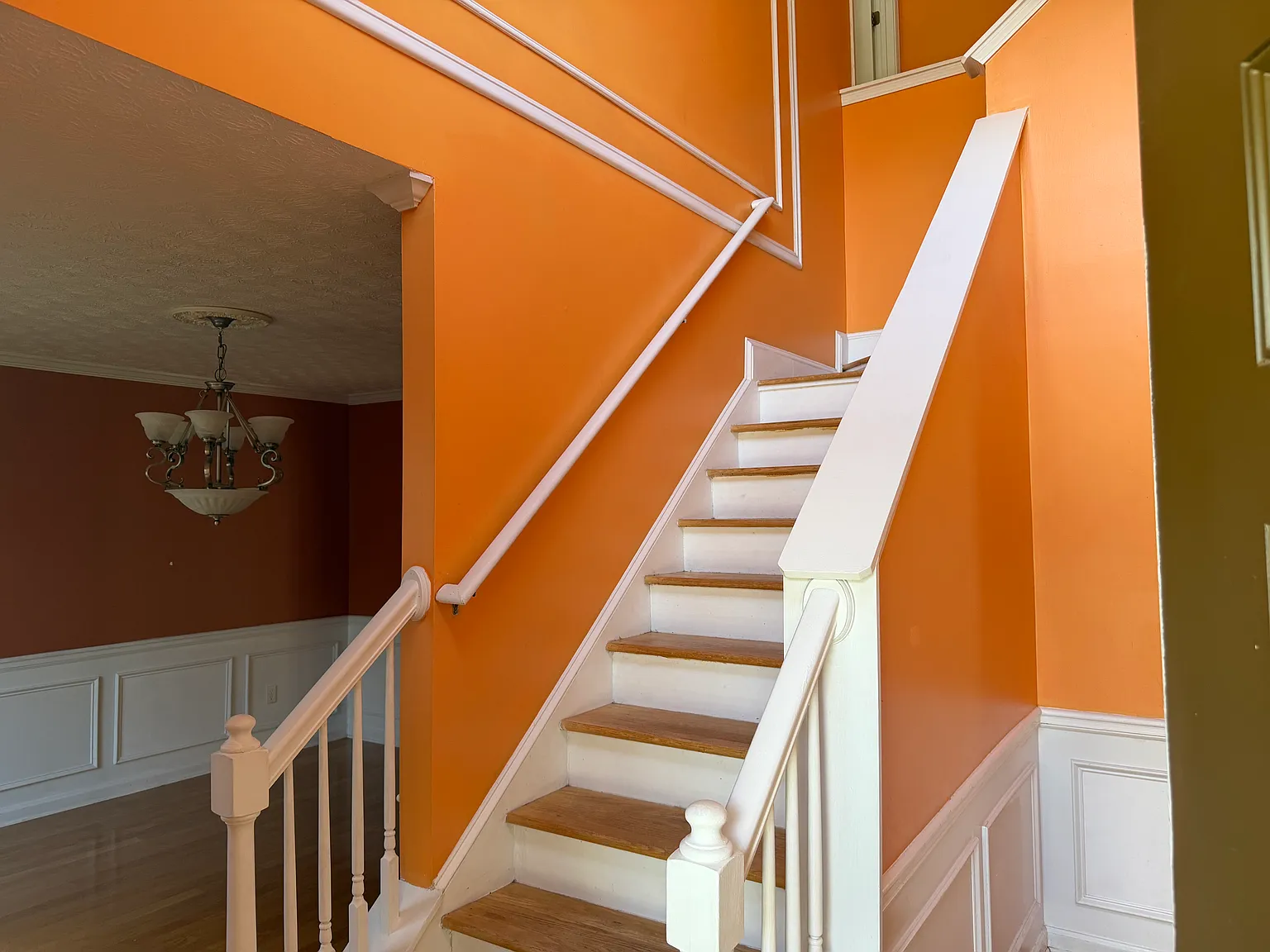 4 bed, 2.5 bath, 2540 sqft, $2,550 — Photo 4