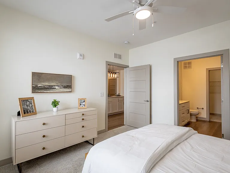Allure Apartments — Photo 16