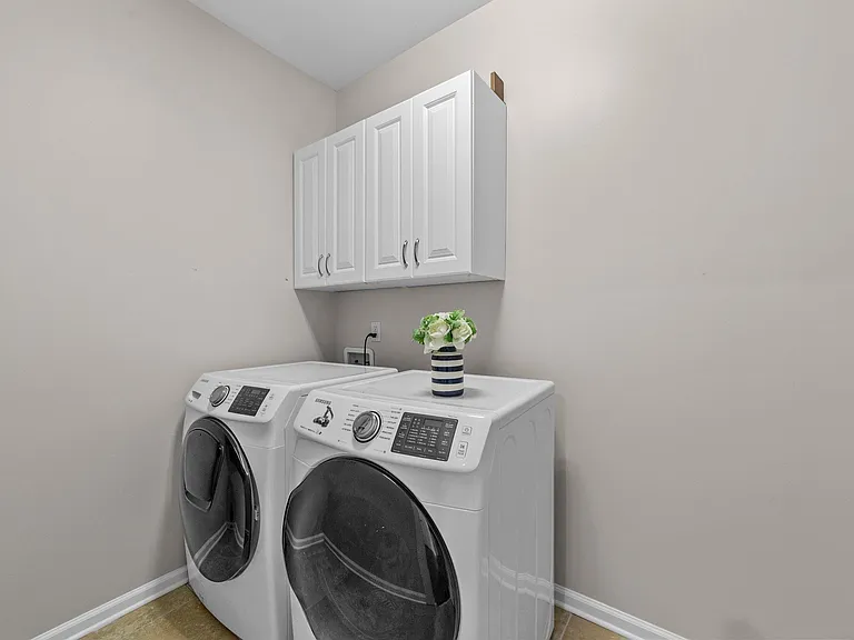 329 Castle Rock Ln — Photo 24
