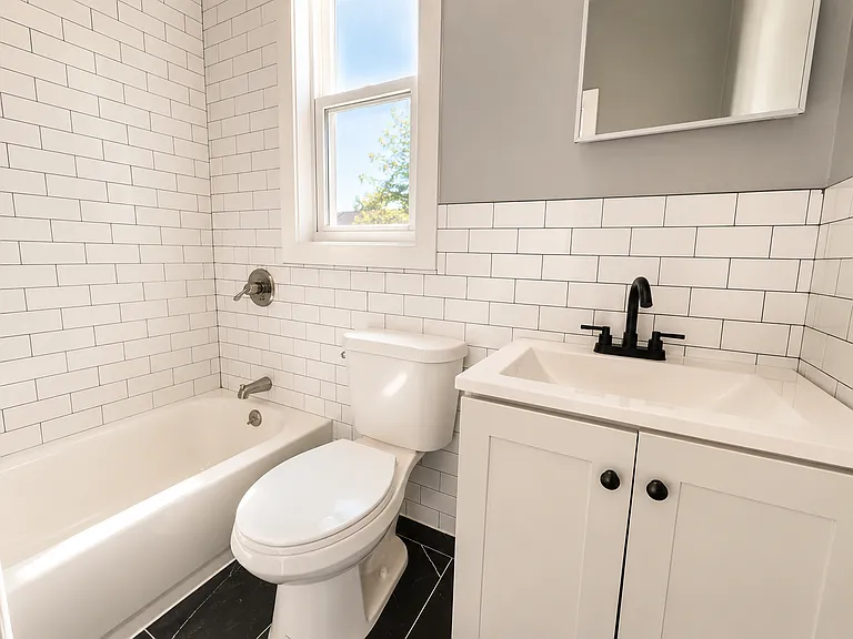 465 Ferry St #1 — Photo 3