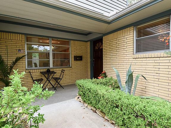 Covered front porch to enjoy your morning coffee