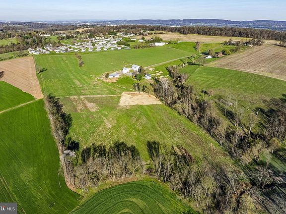 4th image of 85 Tome Farms Ln