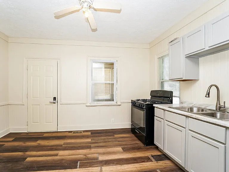 3460 Erin Ave — Photo 7