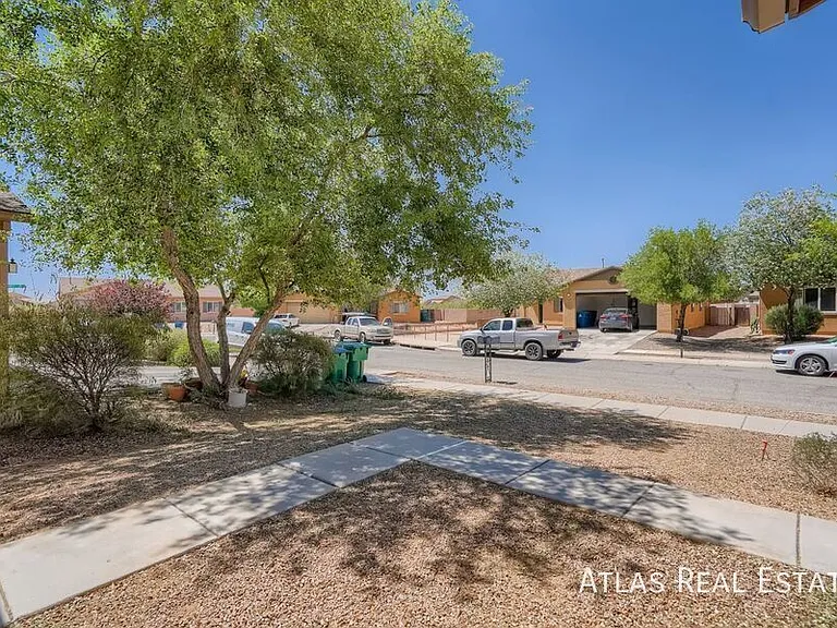 8437 W Green Kingfisher Ln — Photo 2
