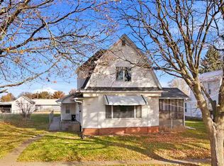 120 E Oak St, North English, IA 52316