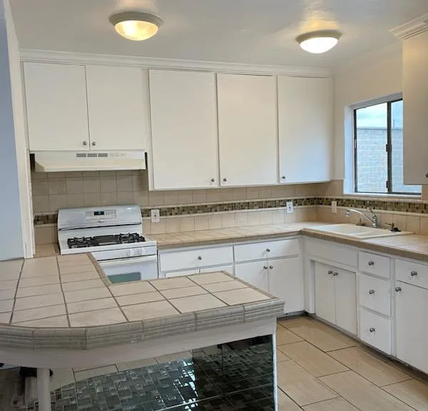 963 N Harvard Blvd #3A — Photo 19