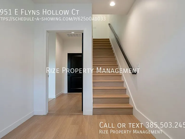 1951 E Flyns Hollow Ct — Photo 3