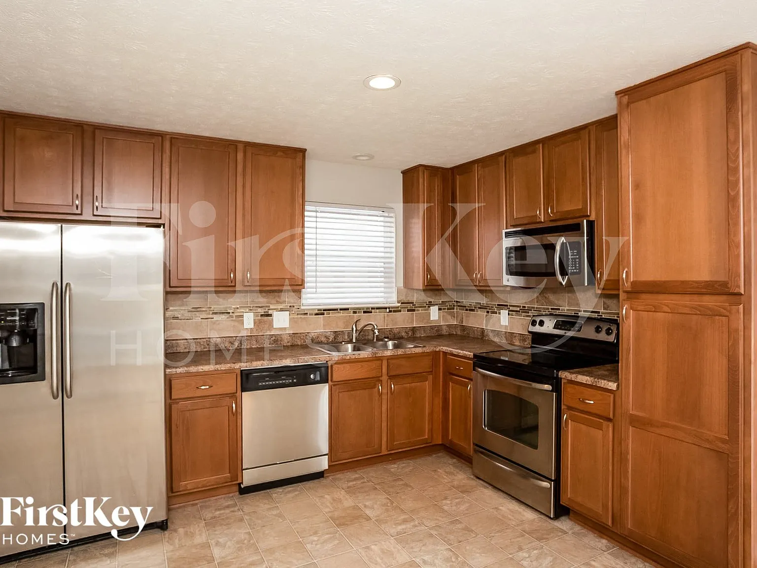 3 bed, 2.5 bath, 2064 sqft, $2,120 — Photo 4