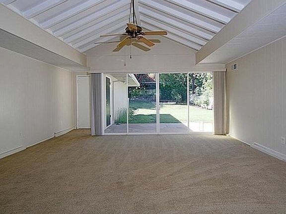 4th image of 344 Harvard Dr