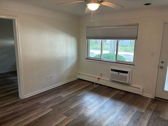5th image of 390 W Marshall St #390
